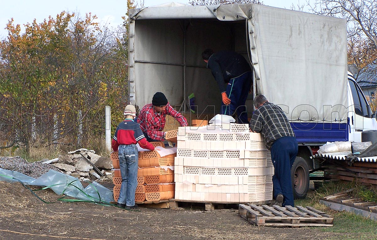 Строительство своего дома: Кладка кирпичных стен. Часть 1